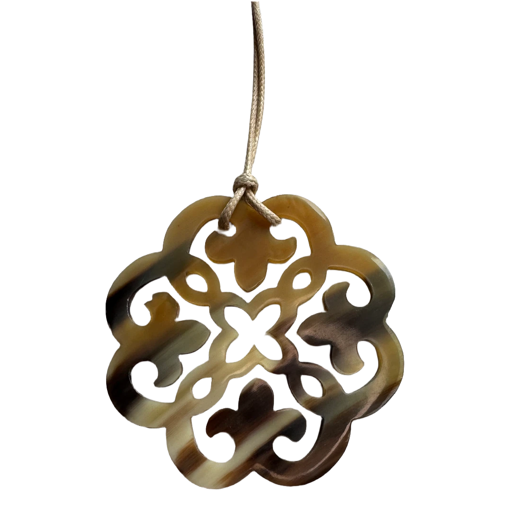 Pendentif corne naturelle organique 8cm, vue de profil - Trendy's Jewels