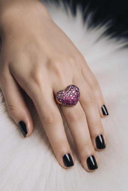 Bague cœur zircons Golden Rosé portée, vue de face - Trendy's Jewels