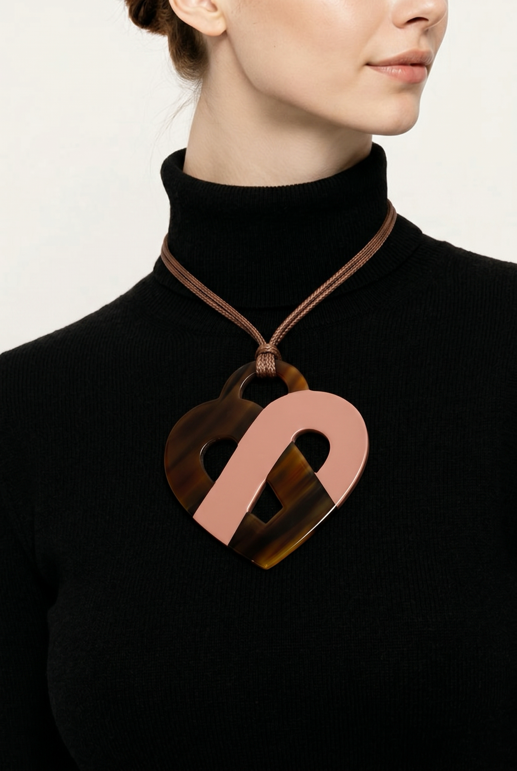 Pendentif corne rose ancien, vue de face - Trendy's Jewels