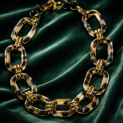 Collier corne naturelle maillons dorés, fond blanc - Trendy's Jewels