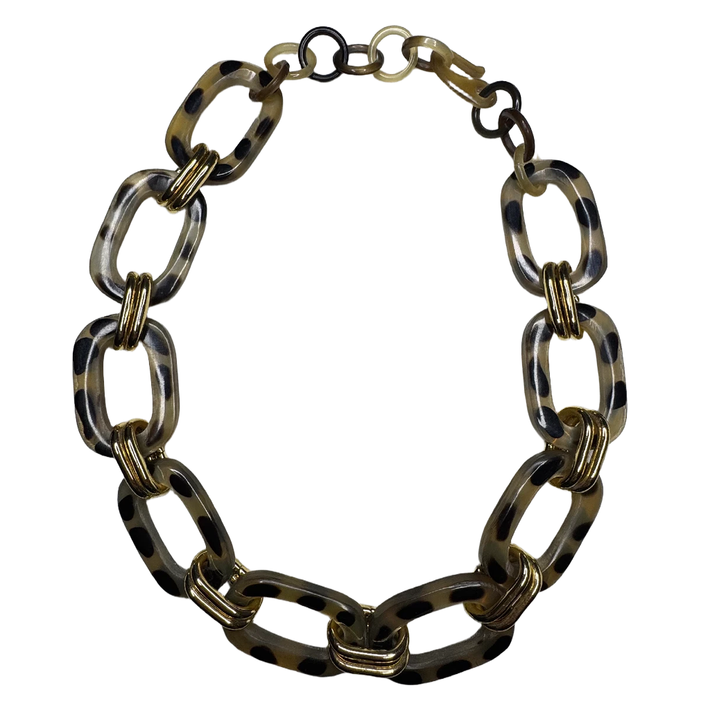 Collier corne zamak doré léopard porté au cou - Trendy's Jewels