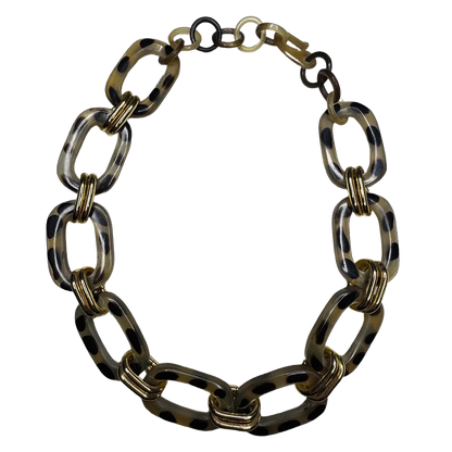 Collier corne zamak doré léopard porté au cou - Trendy's Jewels