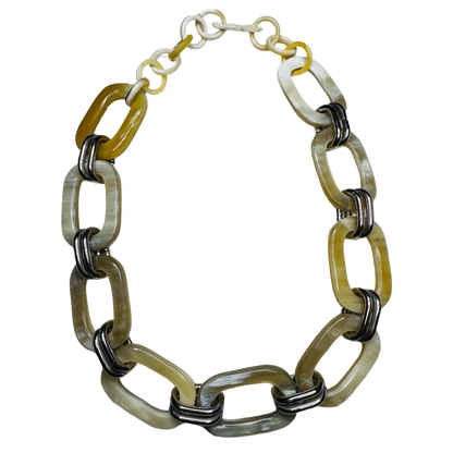 Collier corne naturelle maillons argentés, fond blanc - Trendy's Jewels