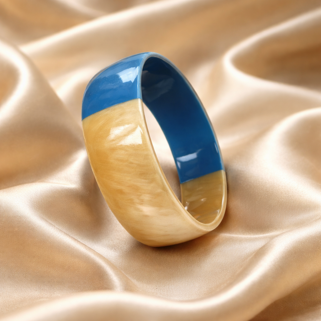 Bracelet corne bleue, vue de face fond blanc - Trendy's Jewels