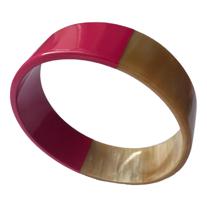 Bracelet corne rose fuchsia, fond blanc - Trendy's Jewels