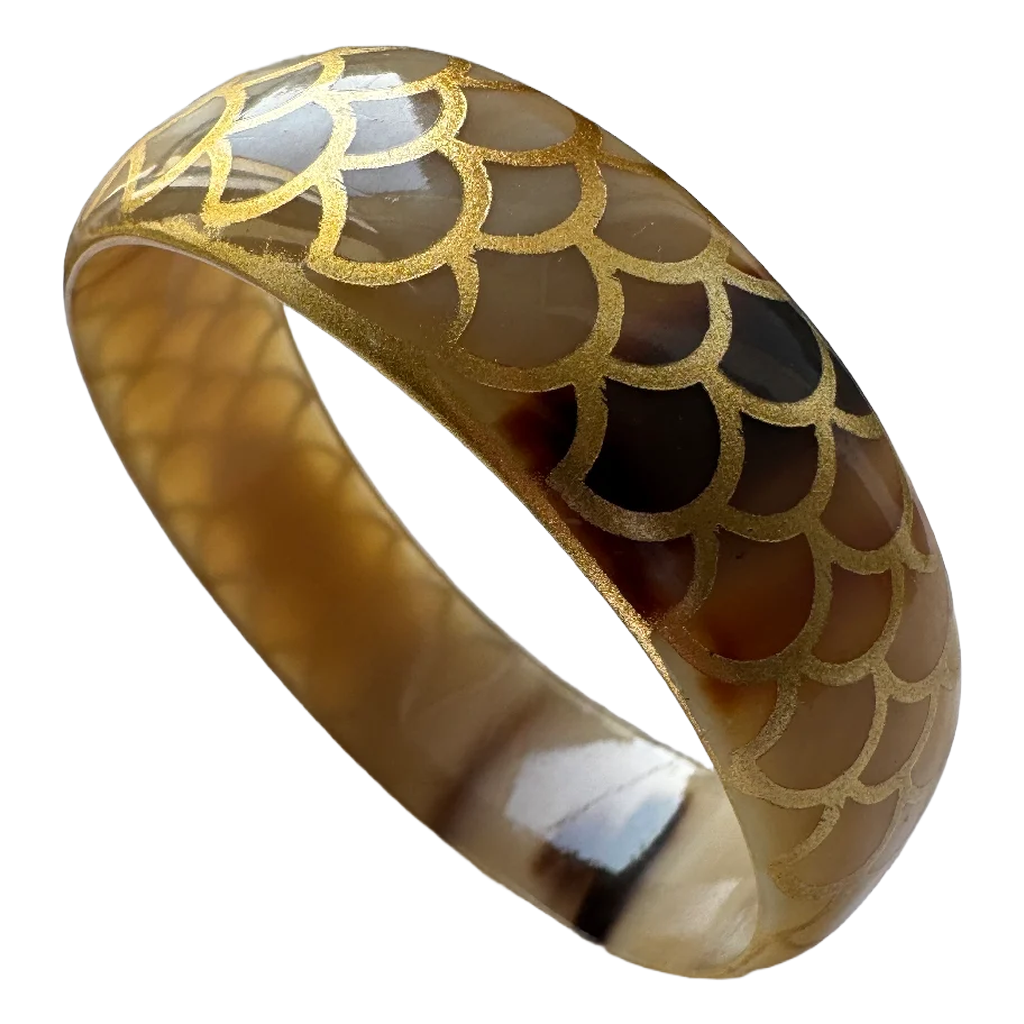 Détail corne naturelle vernis ivoire, vue rapprochée - Trendy's Jewels