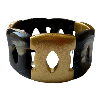 Bracelet élastique corne laque gold noir, fond blanc - Trendy's Jewels