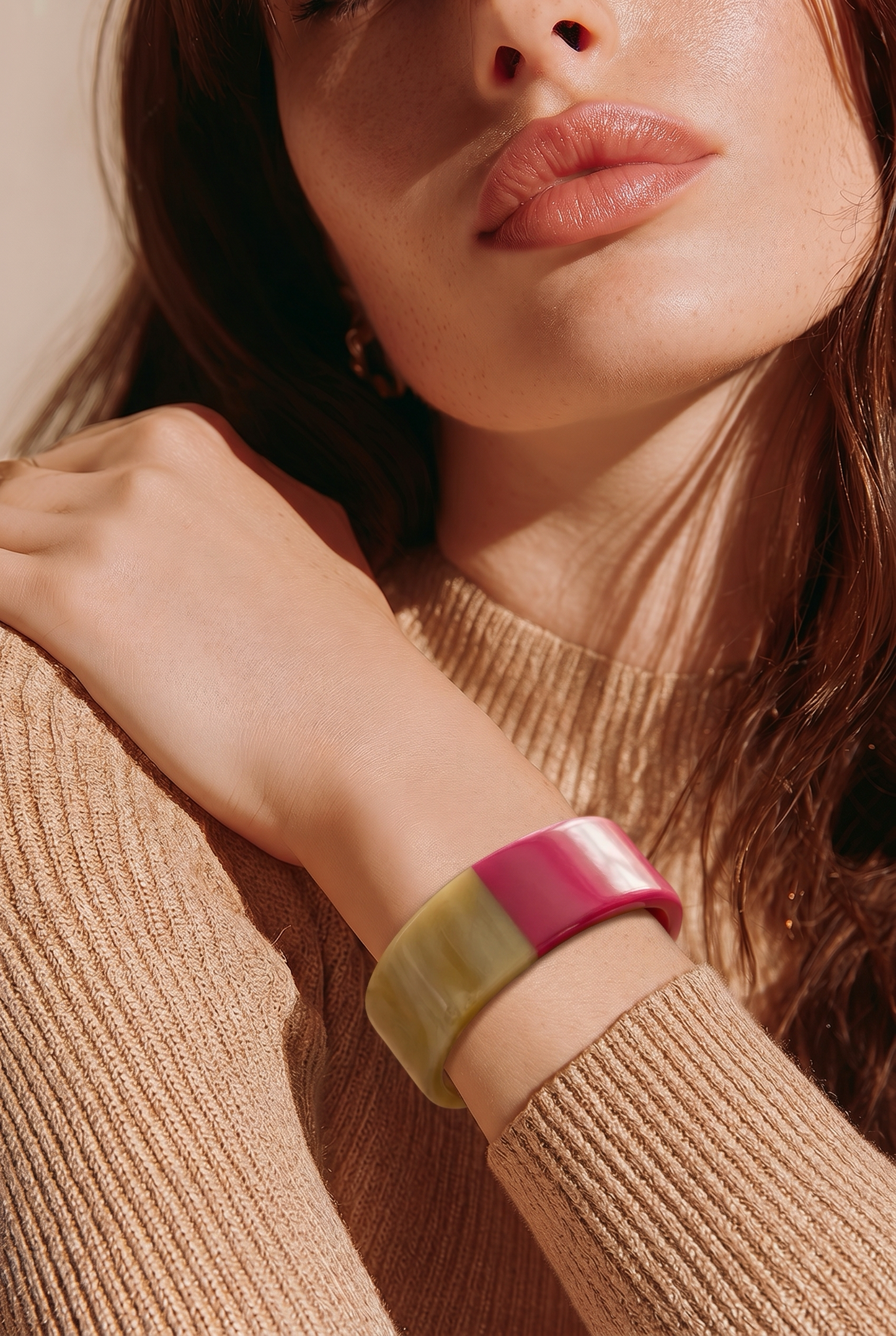 Bracelet en corne naturelle laque rose fuchsia vibrant largeur 2cm - Trendy's Jewels