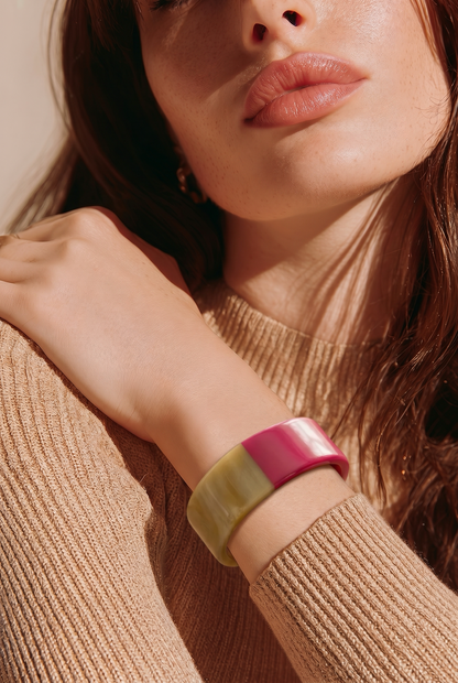 Bracelet en corne naturelle laque rose fuchsia vibrant largeur 2cm - Trendy's Jewels