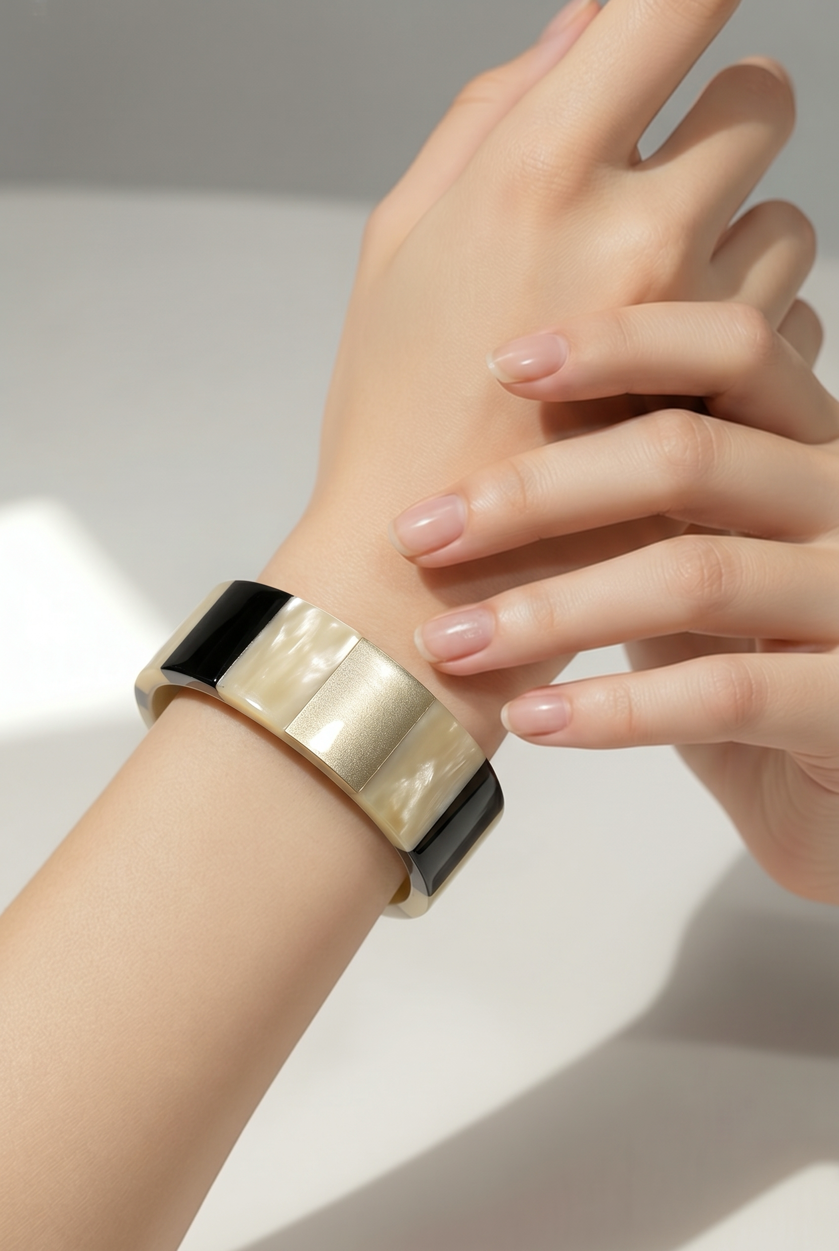 Bracelet large corne naturelle Harmony blanc gris noir 2cm - Trendy's Jewels